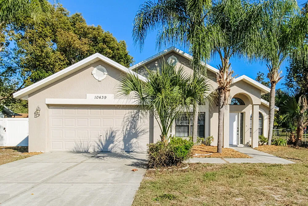 3 bed, 2.0 bath, 1580 sqft, $2,960 — Photo 1
