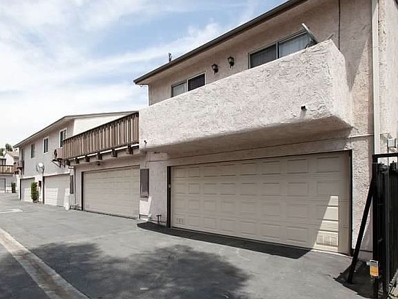 3rd image of 829 E Acacia Ave APT B