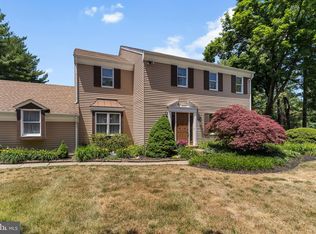 5 Averstone Dr W, Washington Crossing, PA 18977