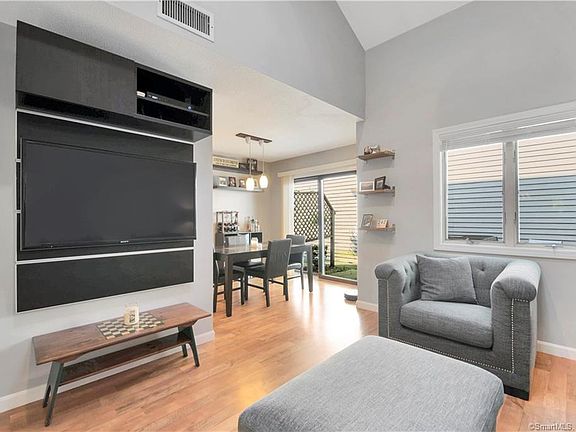 5th image of 489 Wolcott St APT 15