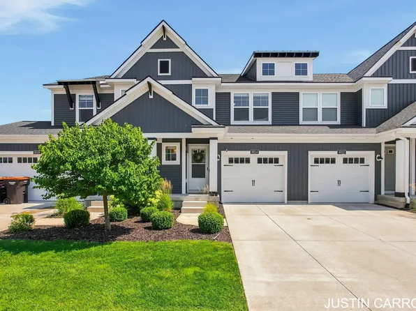 8924 Barrington Ln #40, Jenison, MI 49428