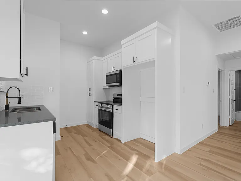 2217 Sayle St #B — Photo 6