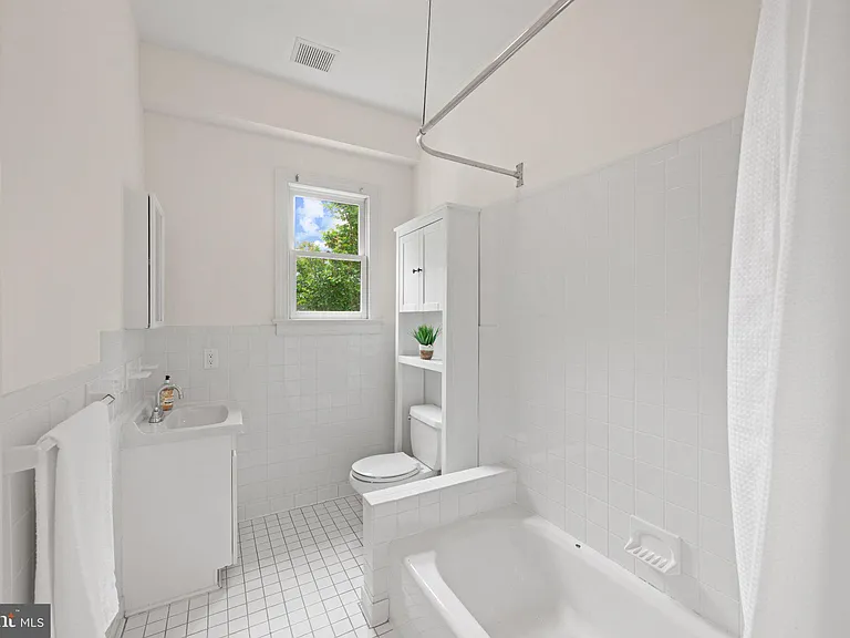 4830 Brandywine St NW — Photo 15