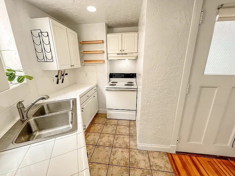 1137 N Sherman St #22 — Photo 8