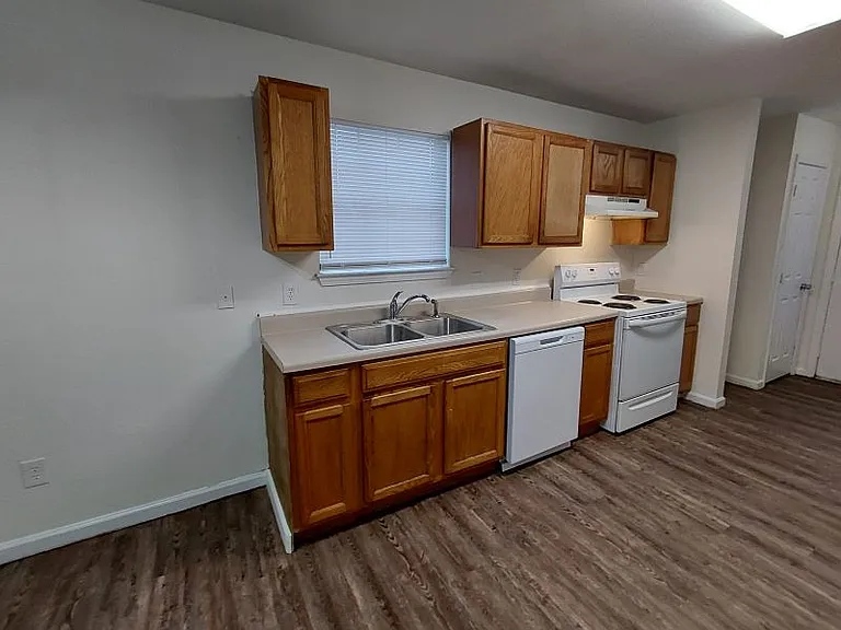 15143 Deer Creek Dr #B — Photo 4