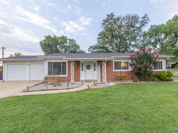 761 Chevron Dr, Saint Louis, MO 63125