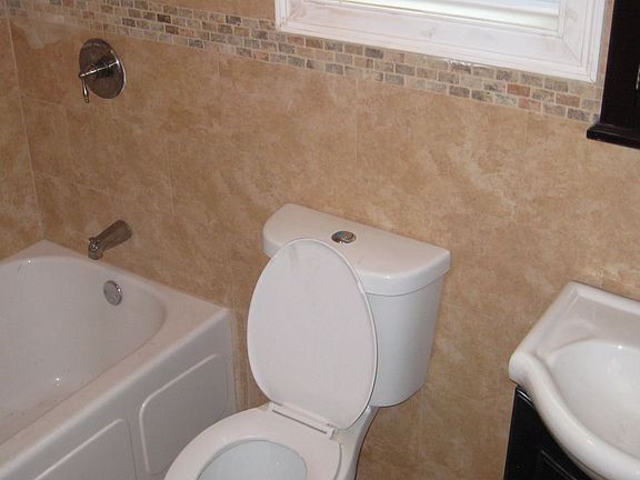 4th image of 10534 171st Pl