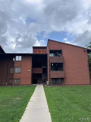 335 Village Blvd N Photo 1