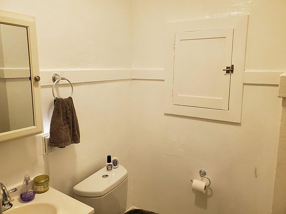 2nd image of 619 Elm Ave APT 5