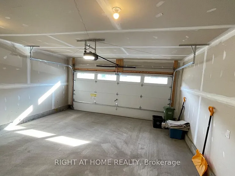 182 Lynn Coulter St — Photo 19