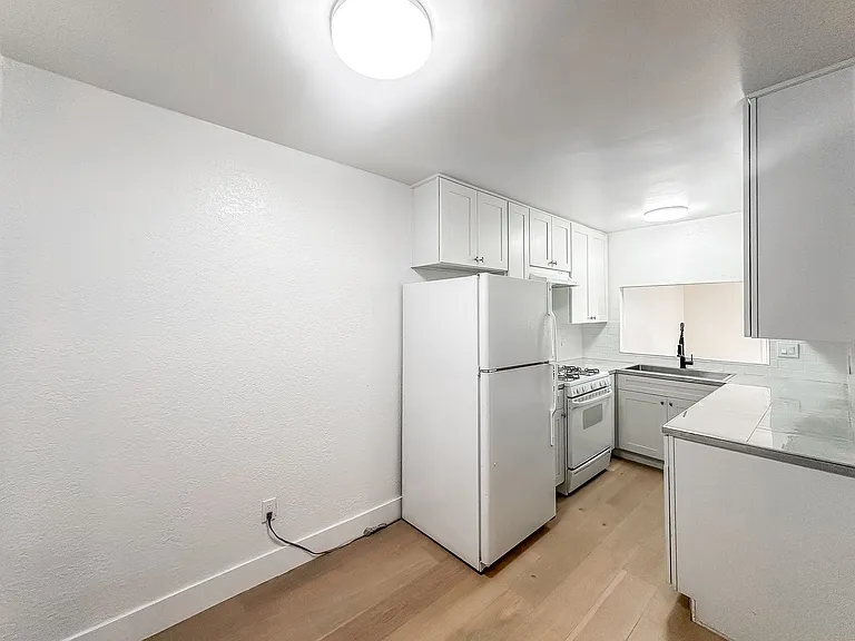 410 Colorado Ave #C — Photo 5