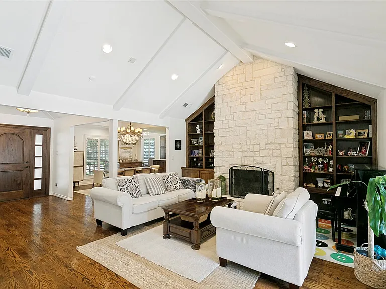 6010 Yellow Rock Trl — Photo 7