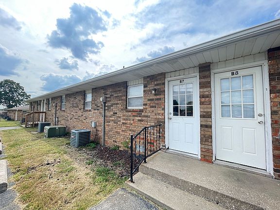 3rd image of 5364 S Hutchinson Ave #B7