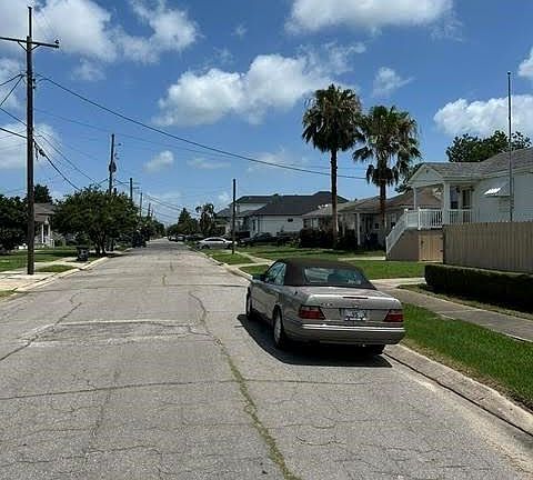 4th image of 5720 Wildair Dr