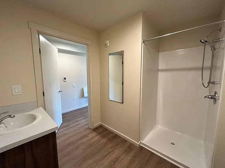 Plaza Apartments — Photo 107