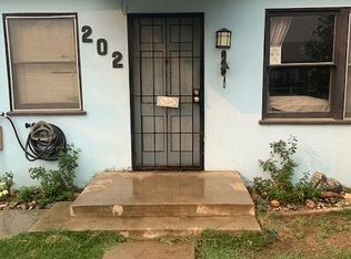 202 E Moneta Ave, Bakersfield, CA