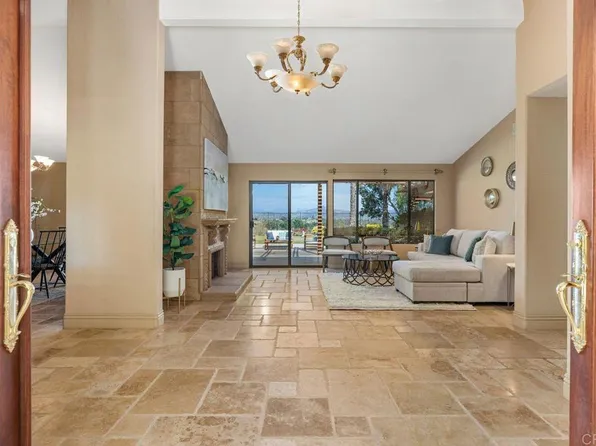 1465 Hamilton Ln, Escondido, CA 92029