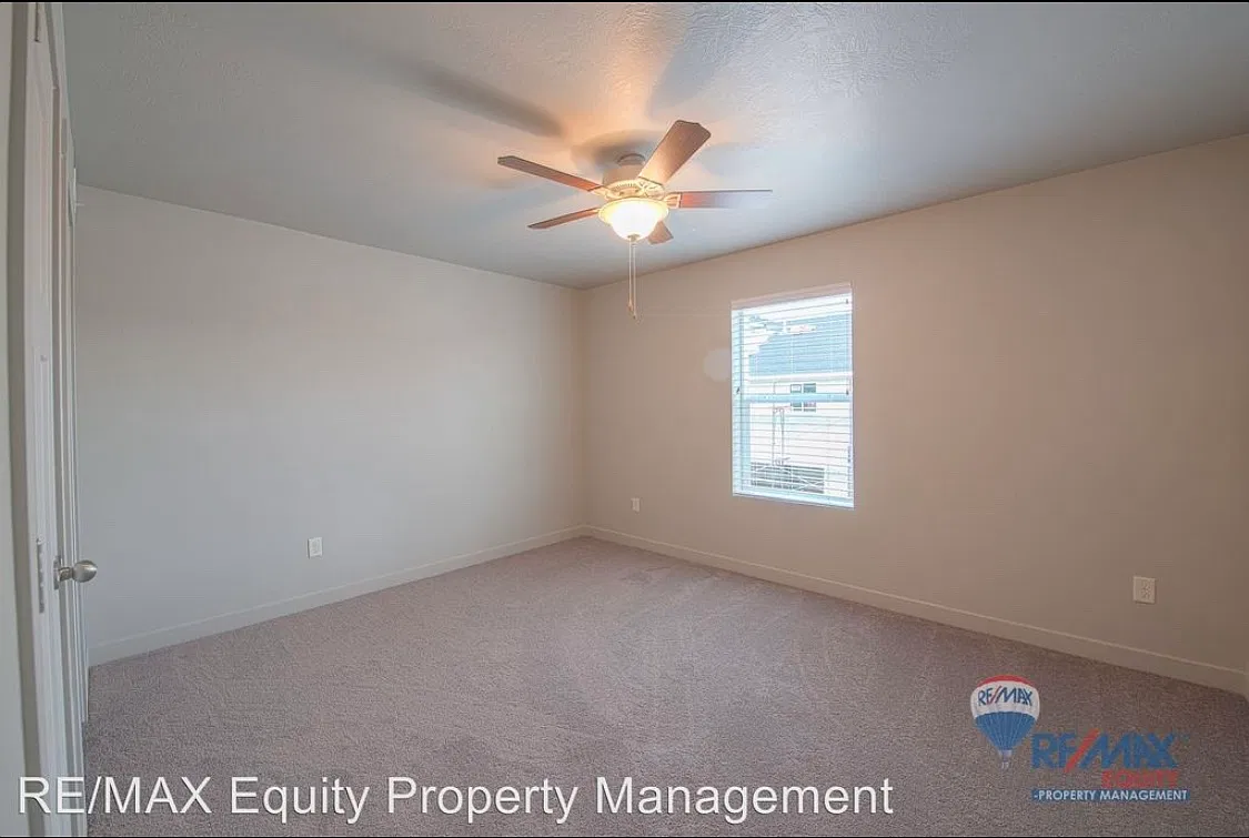 3 bed, 2.5 bath, 1772 sqft, $1,900 — Photo 4