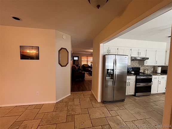 4th image of 2501 Pelican Dr
