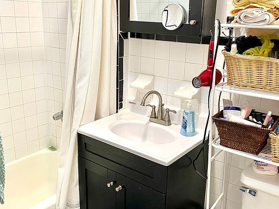 5th image of 247 E 39th St APT 4C