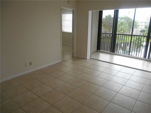 5th image of 2220 N Cypress Bend Dr APT 504