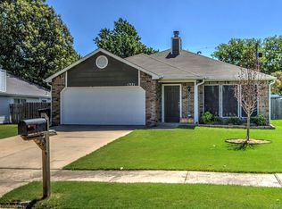 1321 N 26th Pl, Broken Arrow, OK 74014
