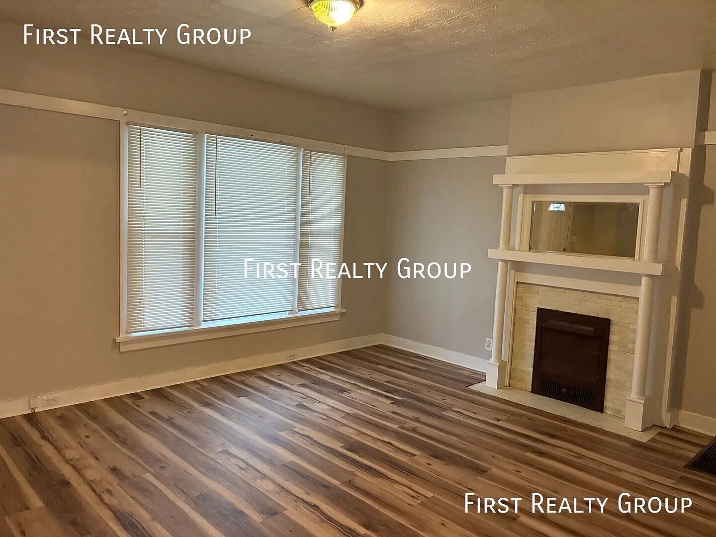 Large 3 Bedroom, 1 Bath Single Family Home for Rent! Move in Ready! — Photo 2