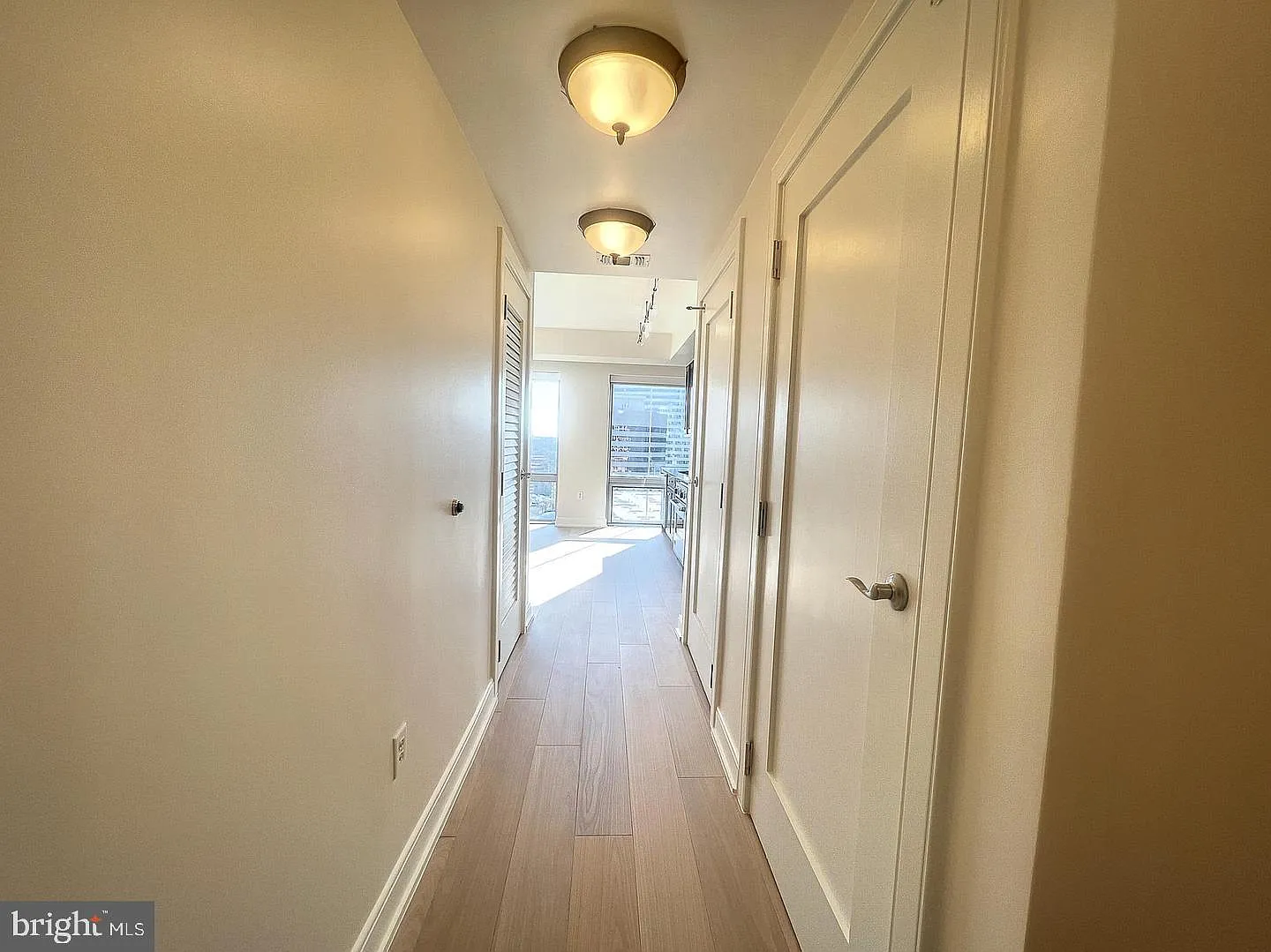 1 bed, 570 sqft, $2,495 — Photo 2