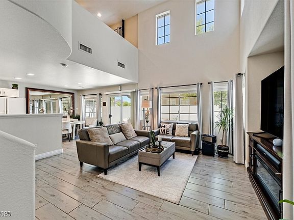 2nd image of 1438 Louisiana Lakes Ave