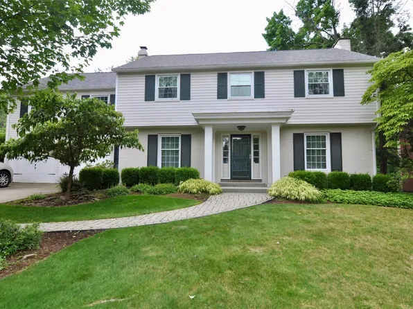 512 Murray Hill Rd, Vestal, NY 13850