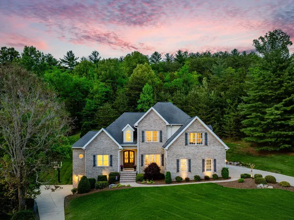 106 Stone Ridge Ct, Elizabethton, TN 37643