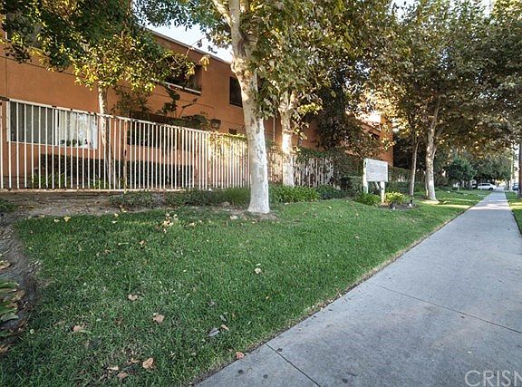 2nd image of 12601 Van Nuys Blvd Unit 105