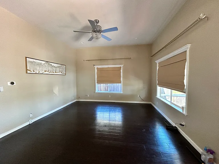 390 Monroe St — Photo 16