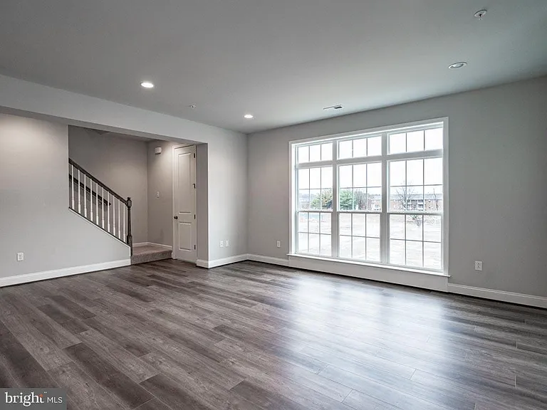 3211 Concord Way — Photo 16