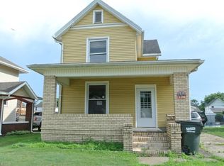 1121 Chestnut St, Coshocton, OH 43812