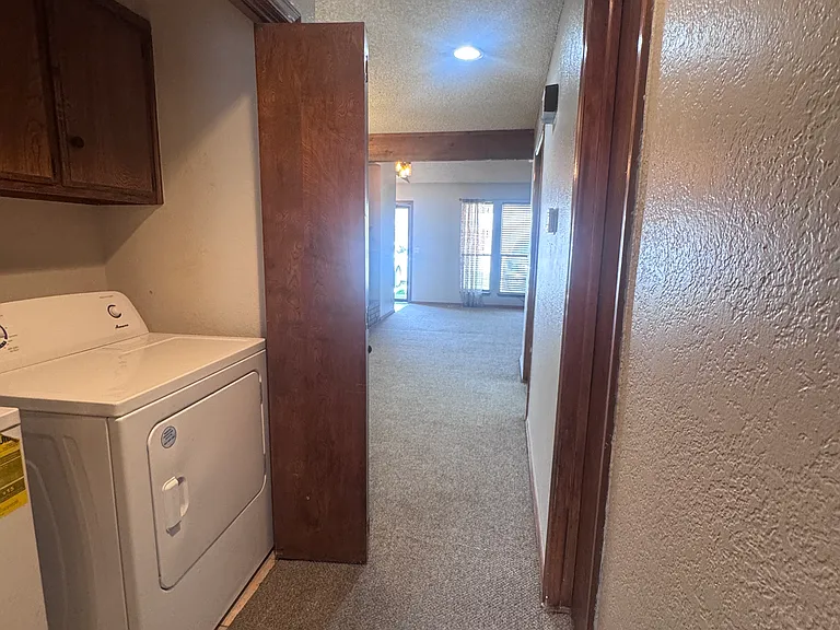 1704 N Gleason Ave — Photo 4