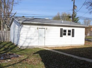 207 E Sycamore St, Silver Lake, IN 46982