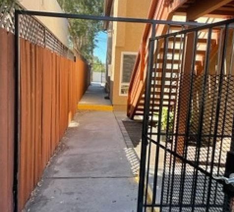 3rd image of 4638 Kensington Dr Unit 4