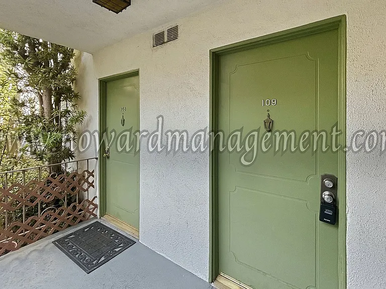 1302 Euclid — Photo 18