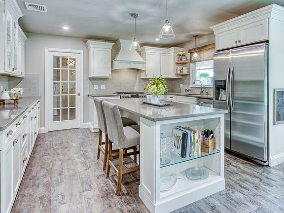 5th image of 22 Oak Dr