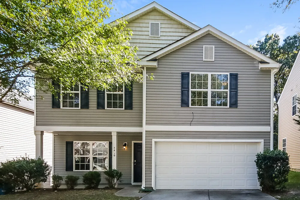 4 bed, 2.5 bath, 2220 sqft, $2,080 — Photo 1
