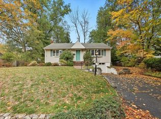 10 2nd St, Oakland, NJ 07436