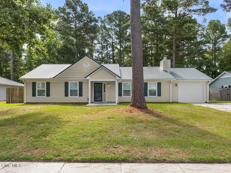 111 Silver Leaf Dr