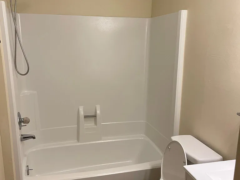 539 E Morgan St #B11 — Photo 7
