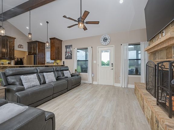 5th image of 4709 Prairie Hill Ct