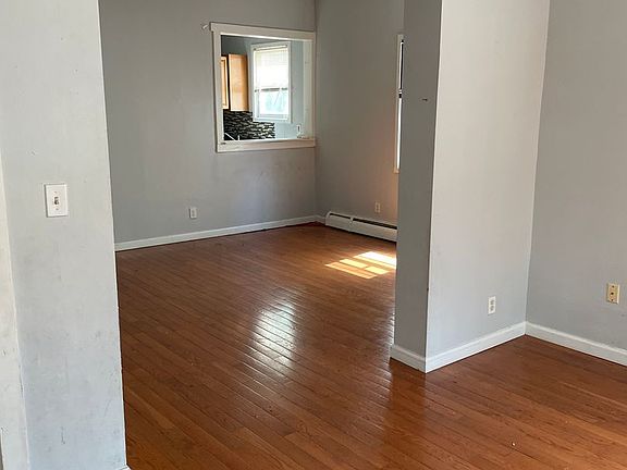 4th image of 70 Admiral St Fl 1