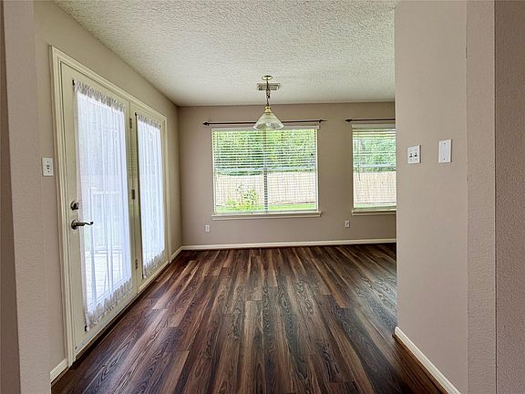 4th image of 4006 Hunnington Dr