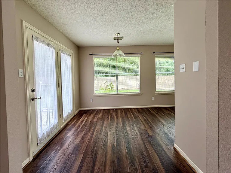 4006 Hunnington Dr — Photo 4