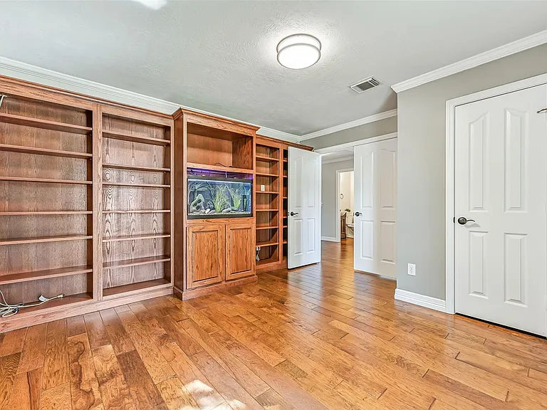513 Meadow Bend Dr — Photo 14