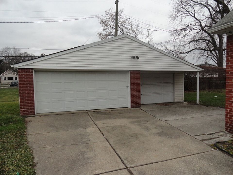 1st image of 23131 Columbus Ave ##1100